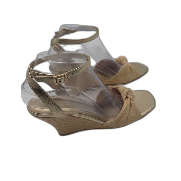 Lilly Pultzer Emmie Wedge Sandals, Natural/Gold, open-toe ankle strap Size 8.5. - Picture 6 of 8